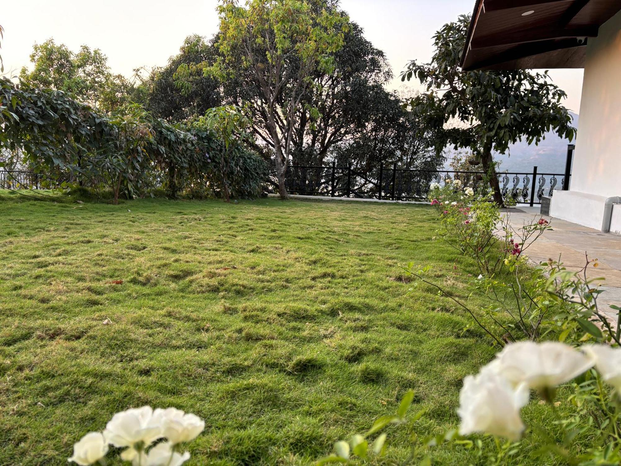 The Green Gate Resort Mulshi Exteriör bild