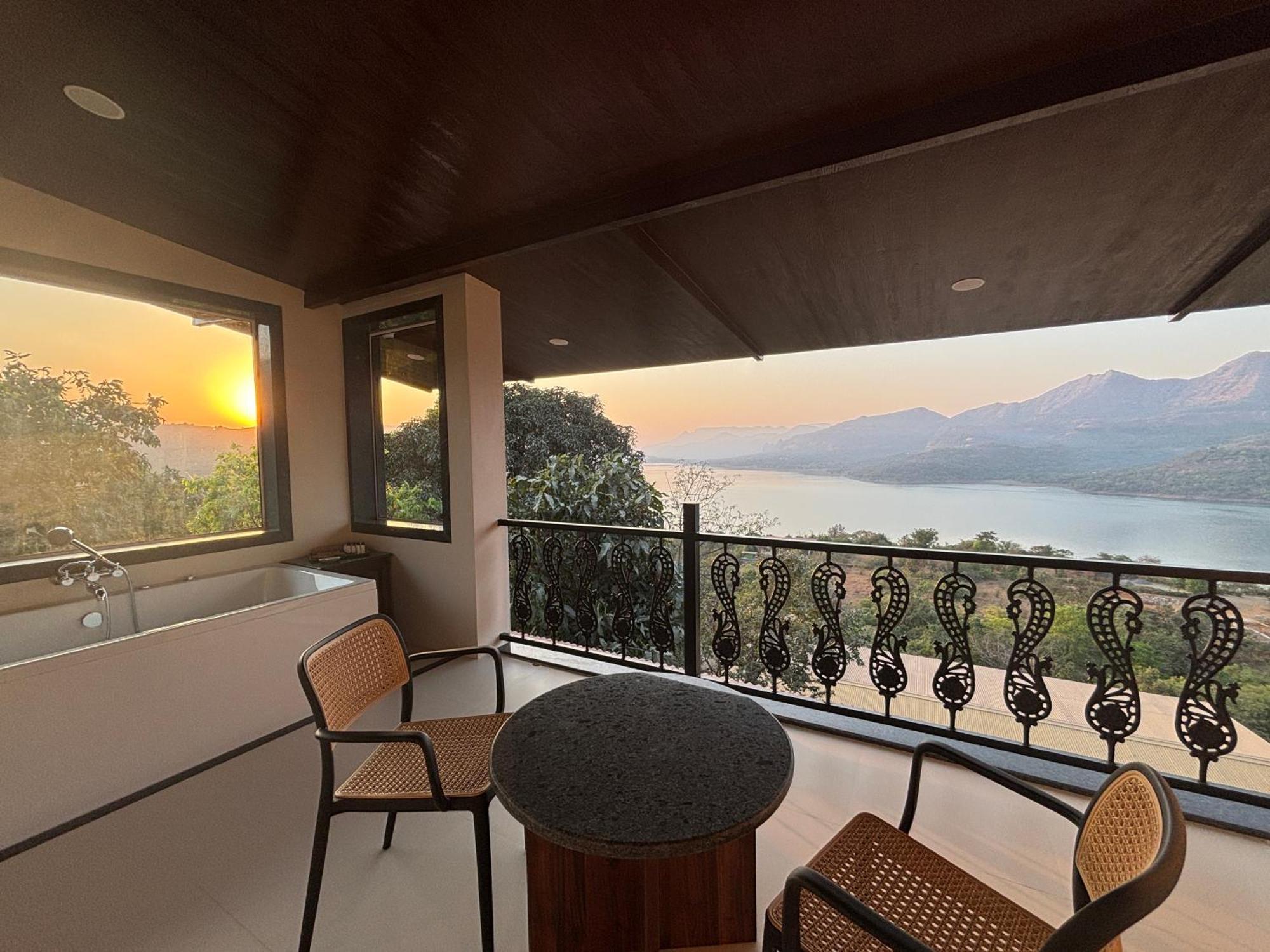 The Green Gate Resort Mulshi Exteriör bild